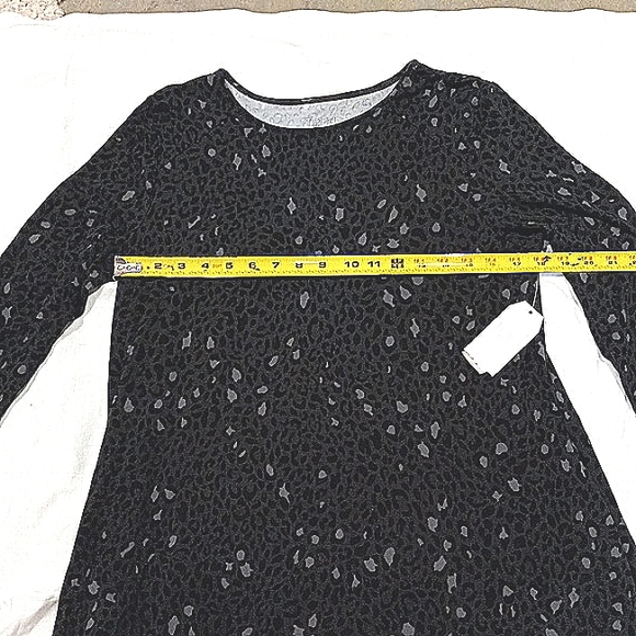 Time and Tru Women's Knit Dress with 3/4-Length Sleeves Leopard Print relaxed - Picture 6 of 11
